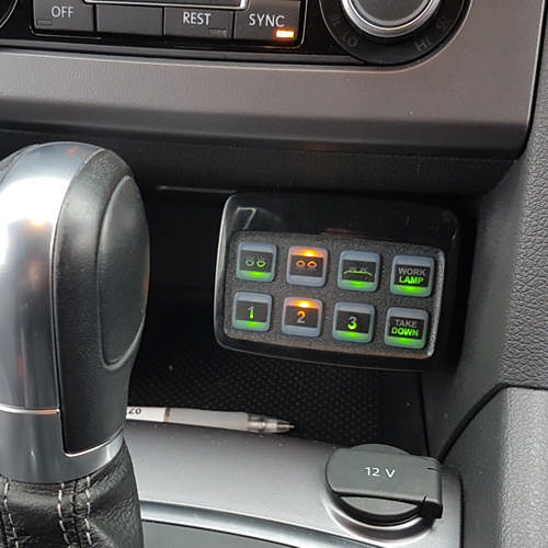 PANEL M 8 KNAPPAR +RELÄMODUL 3x10 A